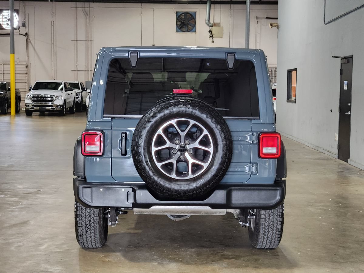 Used 2025 Jeep Wrangler Unlimited Sport AWD/4WD image 8