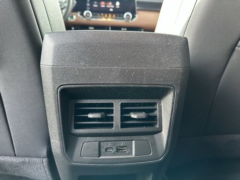 Used 2024 GMC Canyon AT4 w/ AT4 Premium Package image 13