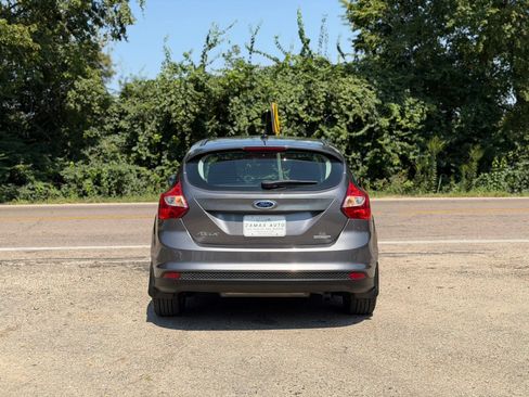 Used 2014 Ford Focus SE FWD image 3
