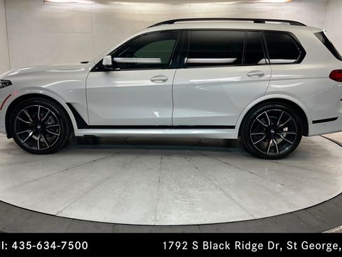 Used 2022 BMW X7 xDrive40i w/ M Sport Package AWD/4WD image 2