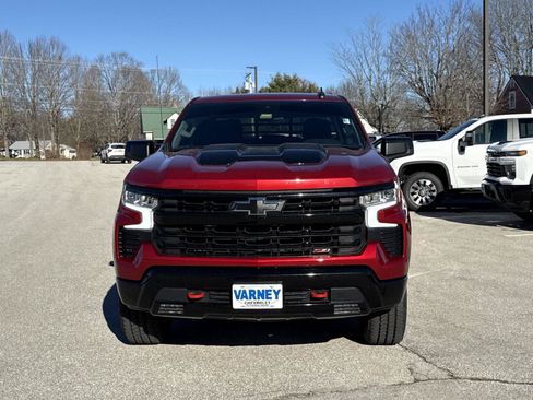 Used 2024 Chevrolet Silverado 1500 LT Trail Boss w/ Convenience Package II AWD/4WD image 2