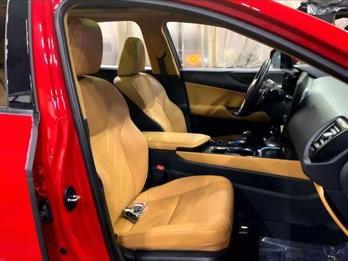 Certified 2025 Lexus NX 350 AWD w/ Luxury Package image 8