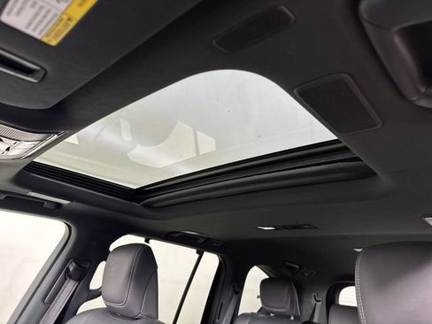 Used 2024 Lexus LX 600 4WD w/ Luxury Package image 20