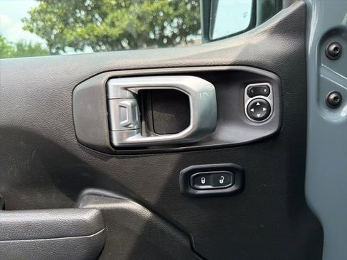 Used 2024 Jeep Wrangler Sport S image 14