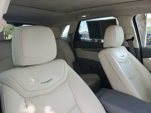 Certified 2024 Cadillac XT5 Premium Luxury w/ Technology Package FWD image 23