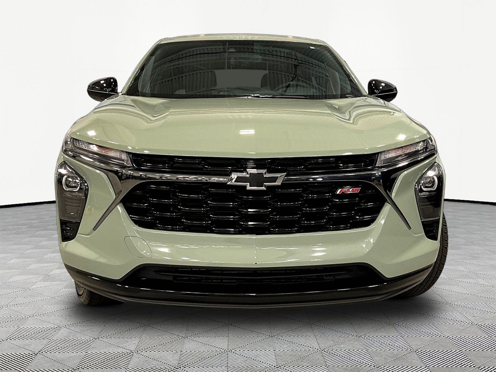 Used 2024 Chevrolet Trax RS w/ Driver Confidence Package FWD image 2