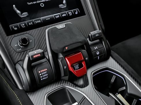 Used 2023 Lamborghini Urus Performante AWD/4WD image 37