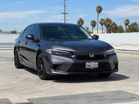 Used 2024 Honda Civic EX image 3