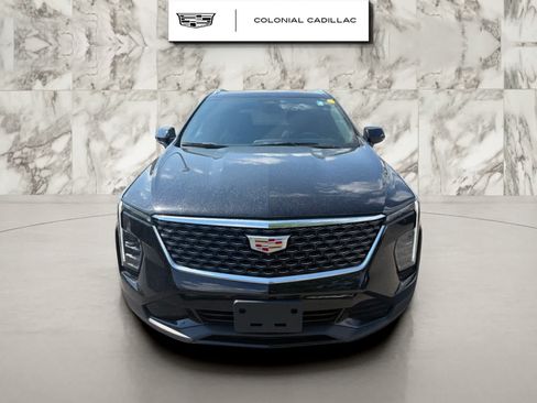 Used 2025 Cadillac XT4 Premium Luxury AWD/4WD image 8