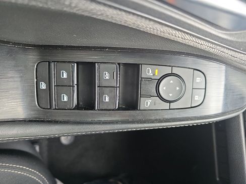 Used 2023 Nissan Rogue SV FWD image 25