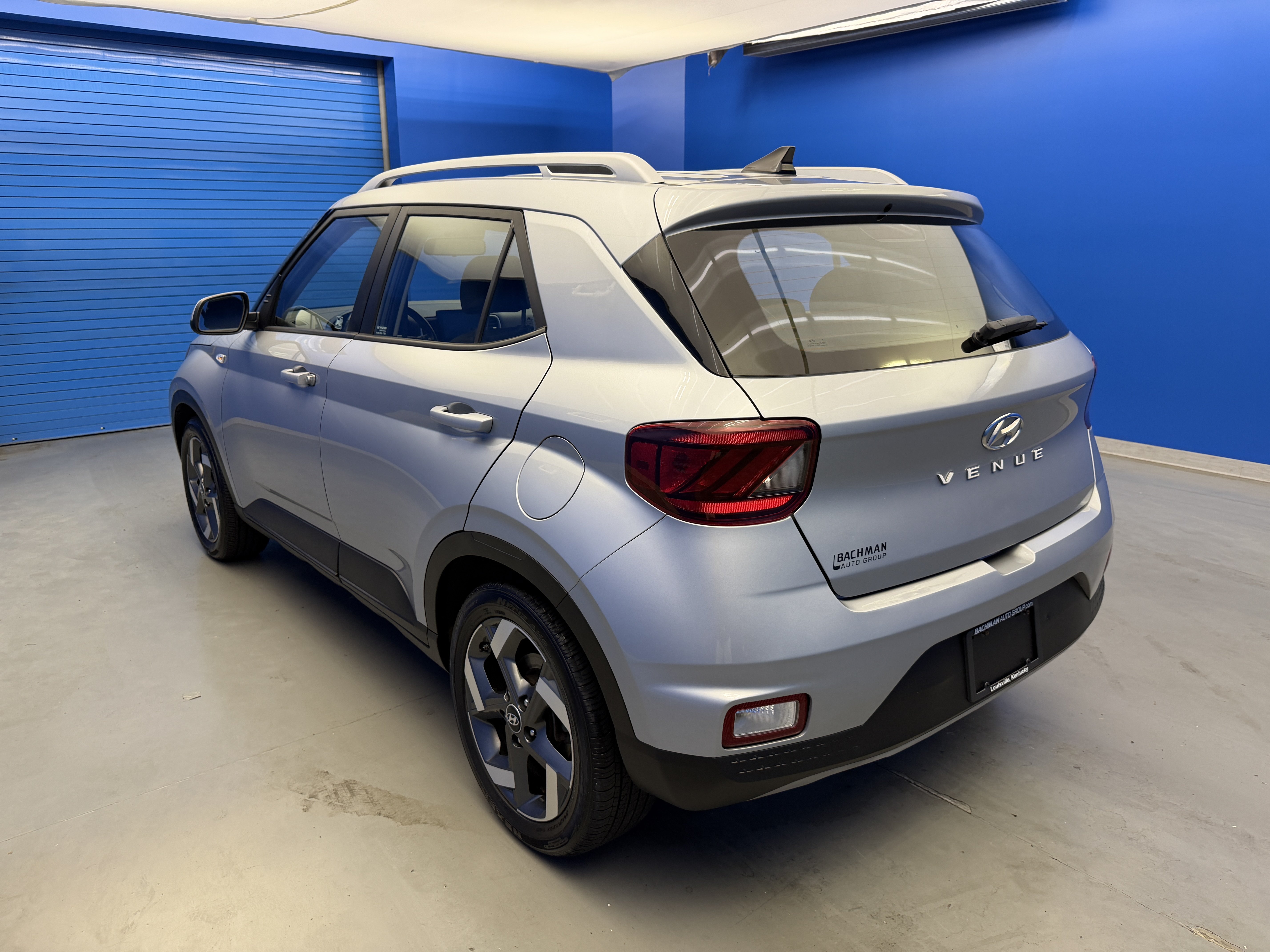 Used 2021 Hyundai Venue SEL FWD image 5