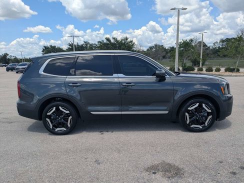 Used 2024 Kia Telluride S FWD image 4