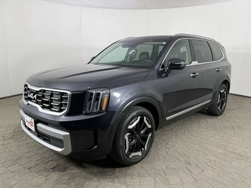 Used 2025 Kia Telluride S image 3
