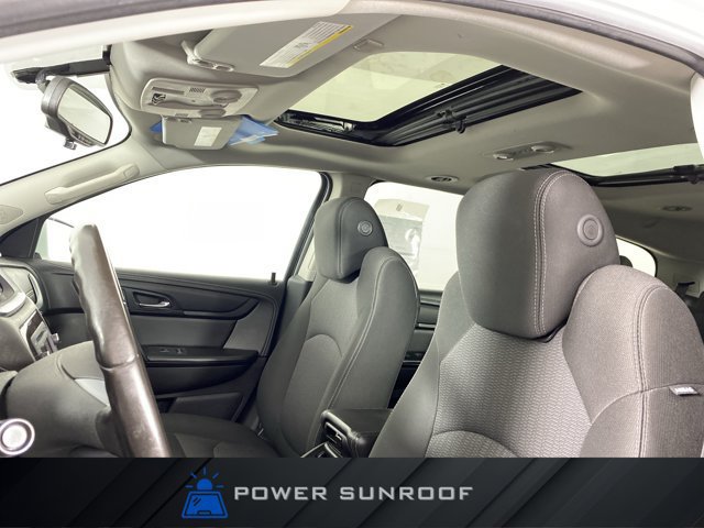 Used 2016 Chevrolet Traverse LT w/ Style and Technology Package FWD image 2