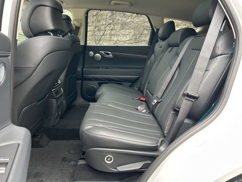 Certified 2025 Genesis GV80 2.5T Advanced AWD/4WD image 10