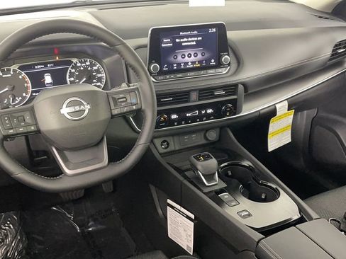 New 2025 Nissan Rogue SV image 15