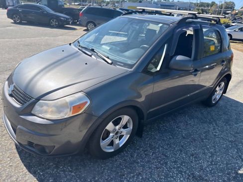 Used 2012 Suzuki SX4 AWD Hatchback image 1
