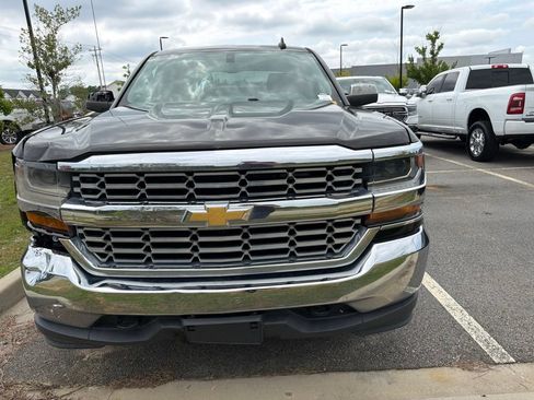 Used 2018 Chevrolet Silverado 1500 LT AWD/4WD image 6