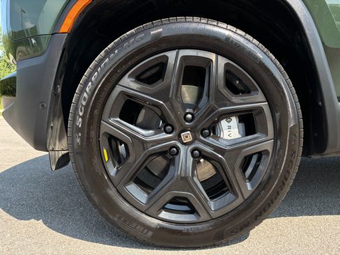 Used 2025 Rivian R1S Adventure AWD/4WD image 41