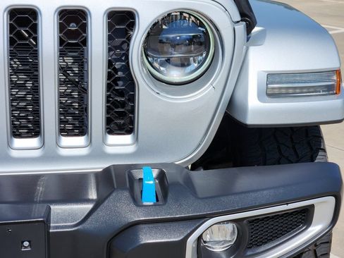 Used 2023 Jeep Wrangler Unlimited Sahara AWD/4WD image 10