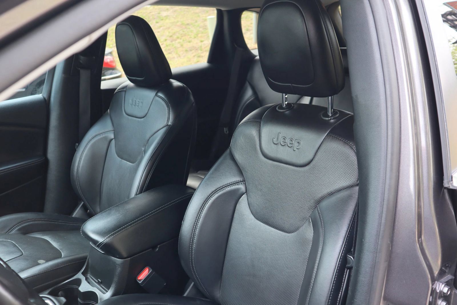 Used 2021 Jeep Cherokee Latitude Lux w/ Sun & Sound Group FWD image 10