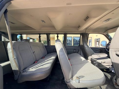 Used 2017 Chevrolet Express 3500 LT w/ LT Preferred Equipment Group RWD image 12