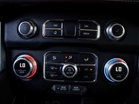 Used 2023 GMC Yukon SLE image 22