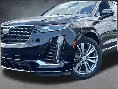 Used 2024 Cadillac XT6 Premium Luxury AWD/4WD image 2