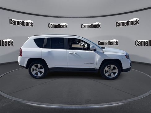 Used 2017 Jeep Compass Latitude image 8