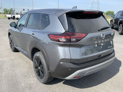 Used 2023 Nissan Rogue SV AWD/4WD image 9