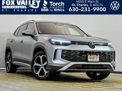 Used 2025 Volkswagen Tiguan SE w/ Panoramic Sunroof Package