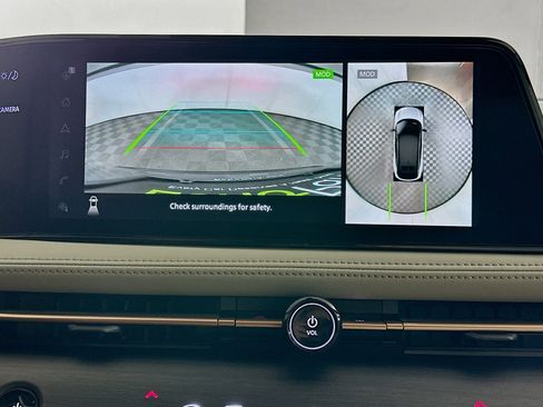 Used 2023 Nissan Ariya AWD image 23