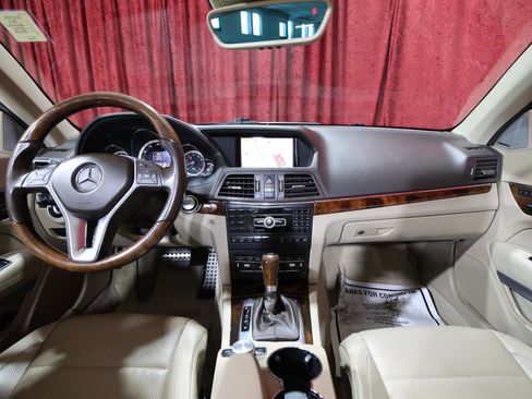 Used 2012 Mercedes-Benz E 550 Cabriolet image 17