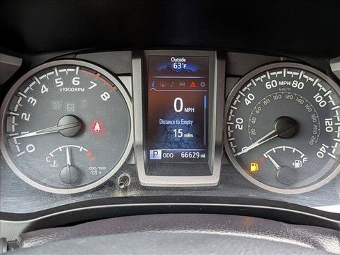 Used 2016 Toyota Tacoma TRD Sport w/ Towing Package RWD image 10