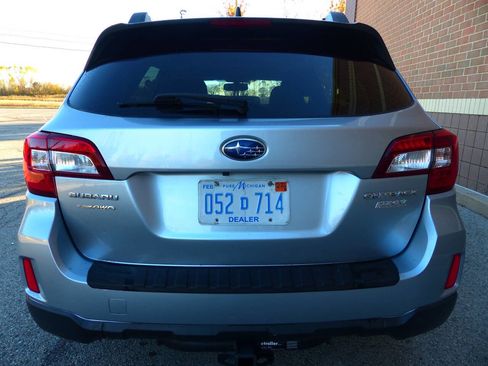 Used 2016 Subaru Outback 2.5i Premium image 8