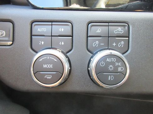 New 2025 GMC Sierra 2500 SLE w/ SLE Value Package; image 17