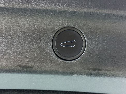 Used 2023 Tesla Model Y Long Range image 29