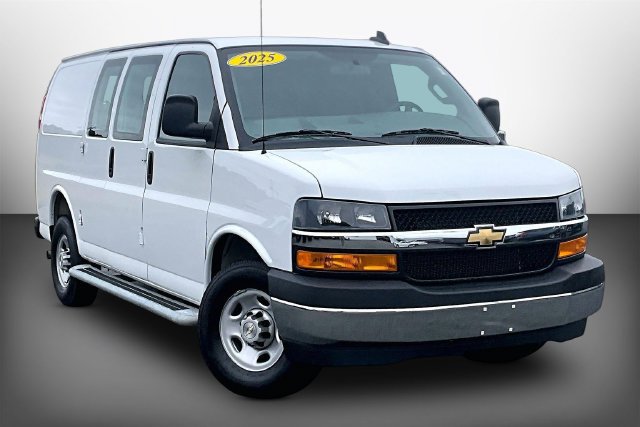 Used 2025 Chevrolet Express 2500 w/ Driver Convenience Package RWD image 10