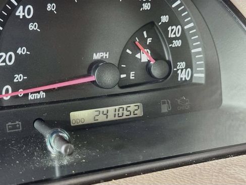 Used 2004 Toyota Camry LE FWD image 15