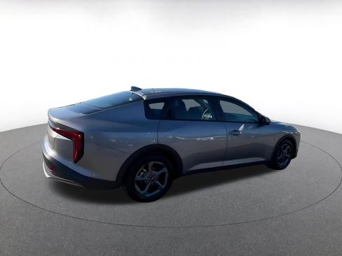 Used 2025 Kia K4 LXS image 15