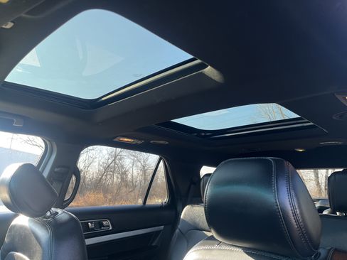 Used 2017 Ford Explorer XLT w/ Equipment Group 202A image 35