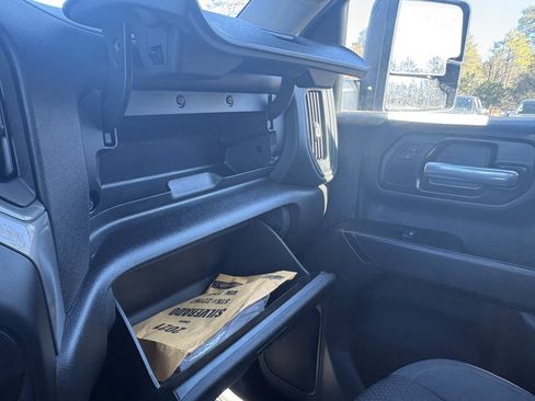 Used 2021 Chevrolet Silverado 2500 Custom w/ Custom Value Package image 26