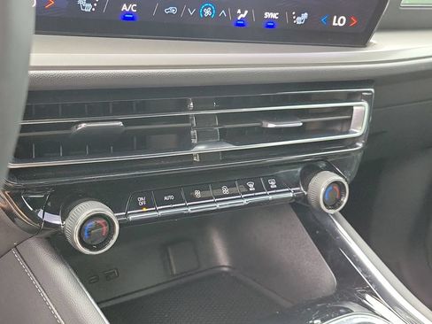 Used 2024 Chevrolet Traverse LS w/ Midnight/Sport Edition FWD image 33