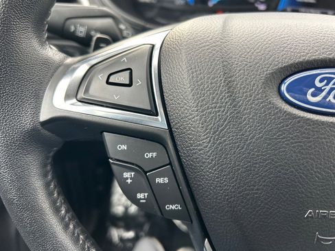 Used 2022 Ford Edge SEL w/ Sport Appearance Package image 24