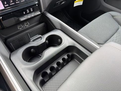 New 2026 RAM 1500 4x4 Crew Cab image 21