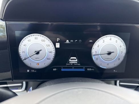 New 2026 Hyundai Elantra Limited FWD image 17