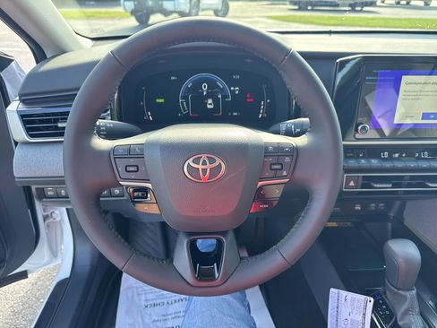 New 2025 Toyota Camry LE w/ Convenience Package image 16