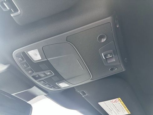 Used 2022 Ford F250 Lariat w/ Tremor Off-Road Package image 17