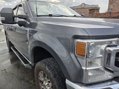 Used 2022 Ford F250 Lariat w/ FX4 Off-Road Package AWD/4WD image 4