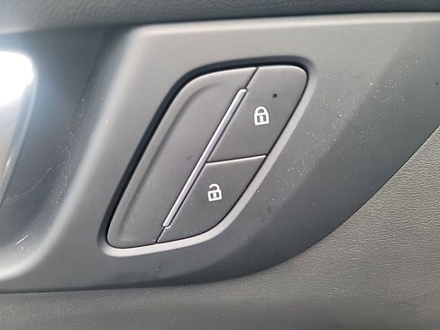 Used 2025 Buick Enclave Preferred image 13